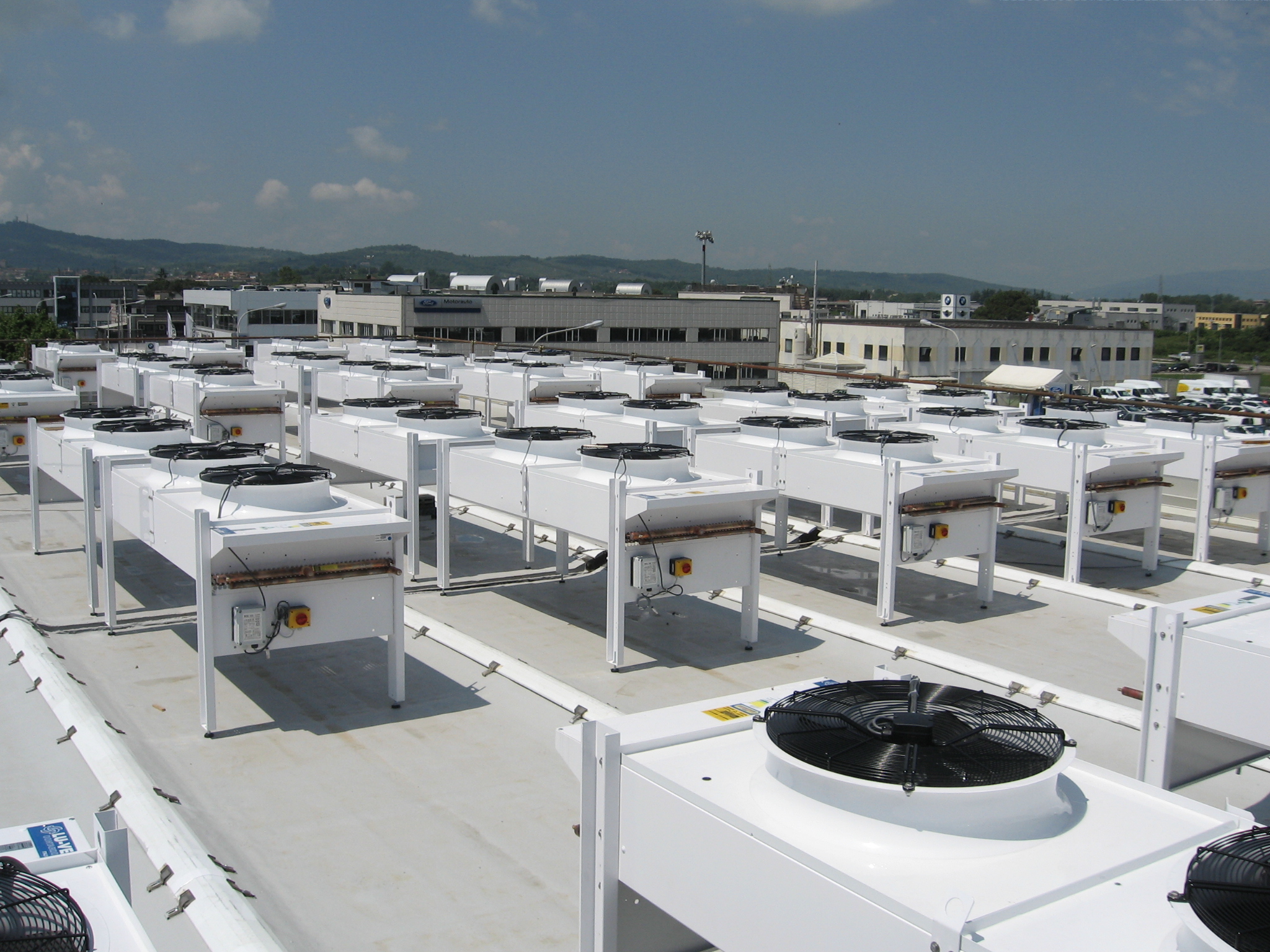 ARUBA – Arezzo, Italy - Data centre air conditioning  - 66 units - SAV7N 8421 air cooled condensers