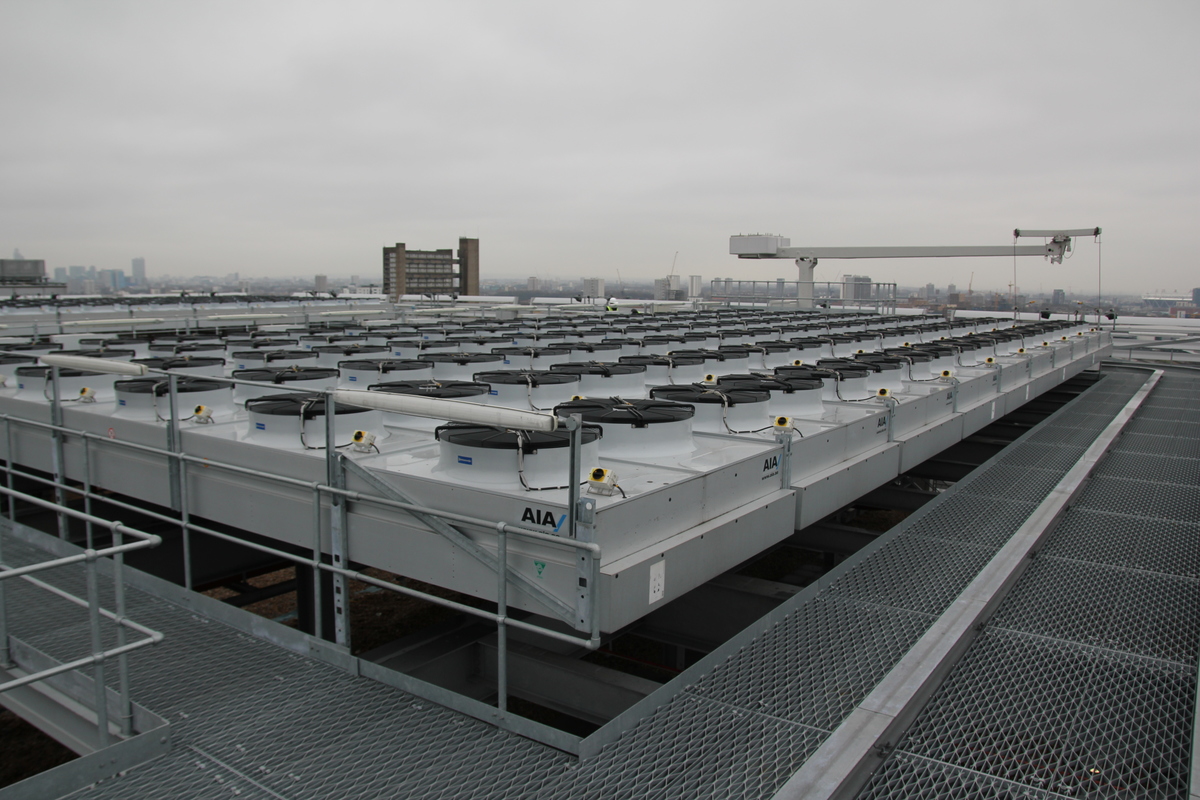 London Telehouse<br>
Power: 28 MW<br>
Application: Data Centre cooling<br>
Type: 20 pcs of X2 dry cooler

