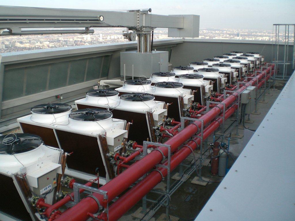 TOUR 1  
Courbevoie, Paris, France
Data center air conditioning
12 SDHLF dry coolers
