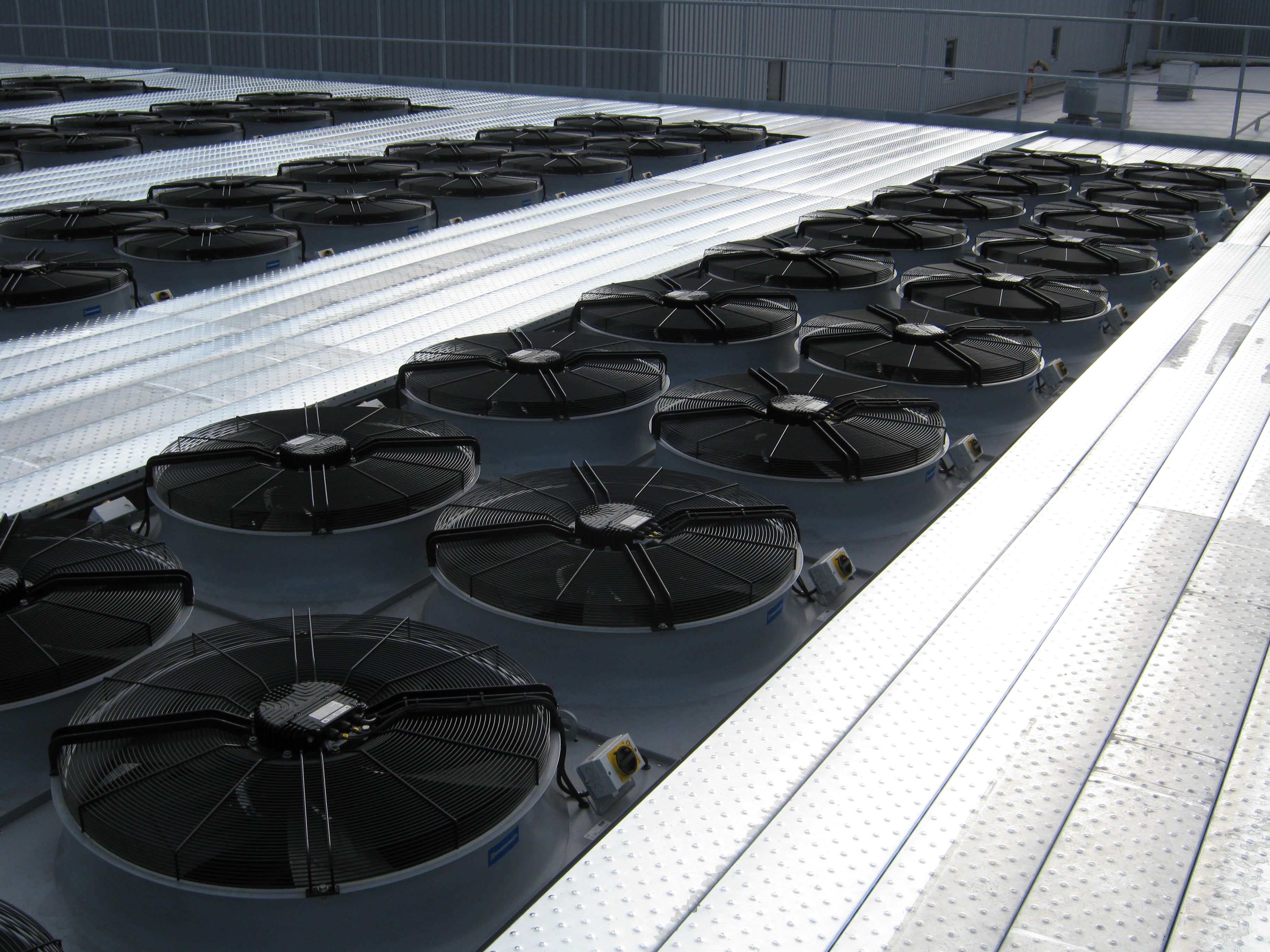 Dry-coolers AIA VXX-100Q1L-210 - Torslanda Sweden 
