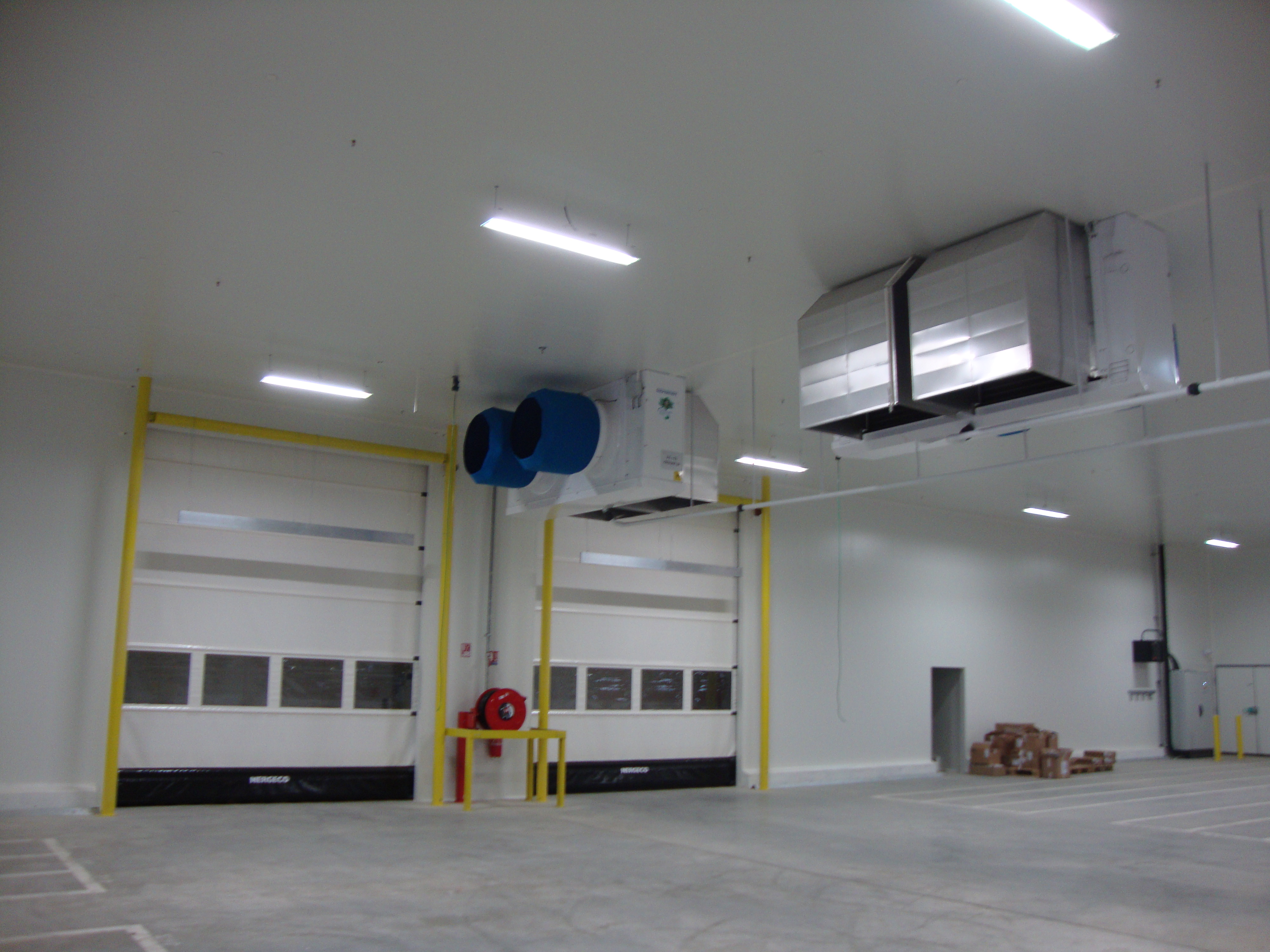 INTERMARCHE’  LOGISTIC CENTER (TOLOSA AREA), installation of
-  CO2 industrial evaporators with hot glycol defrost.
- industrial glycol air coolers 
- WSS dry coolers
