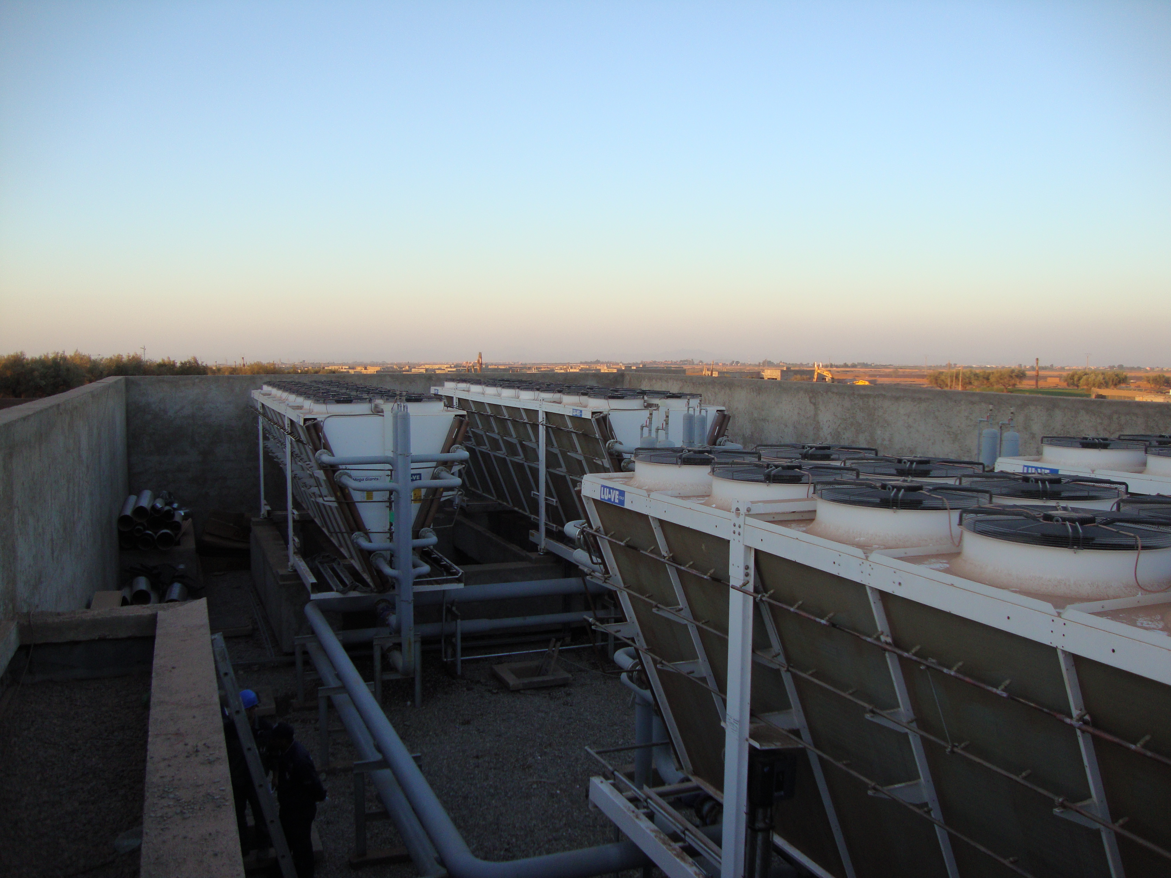Touristic village in Marrakech.  Installation of:
-	4 dry coolers with D&S (conditioning)
-	Commercial evaporators
Installed by VENTEC
