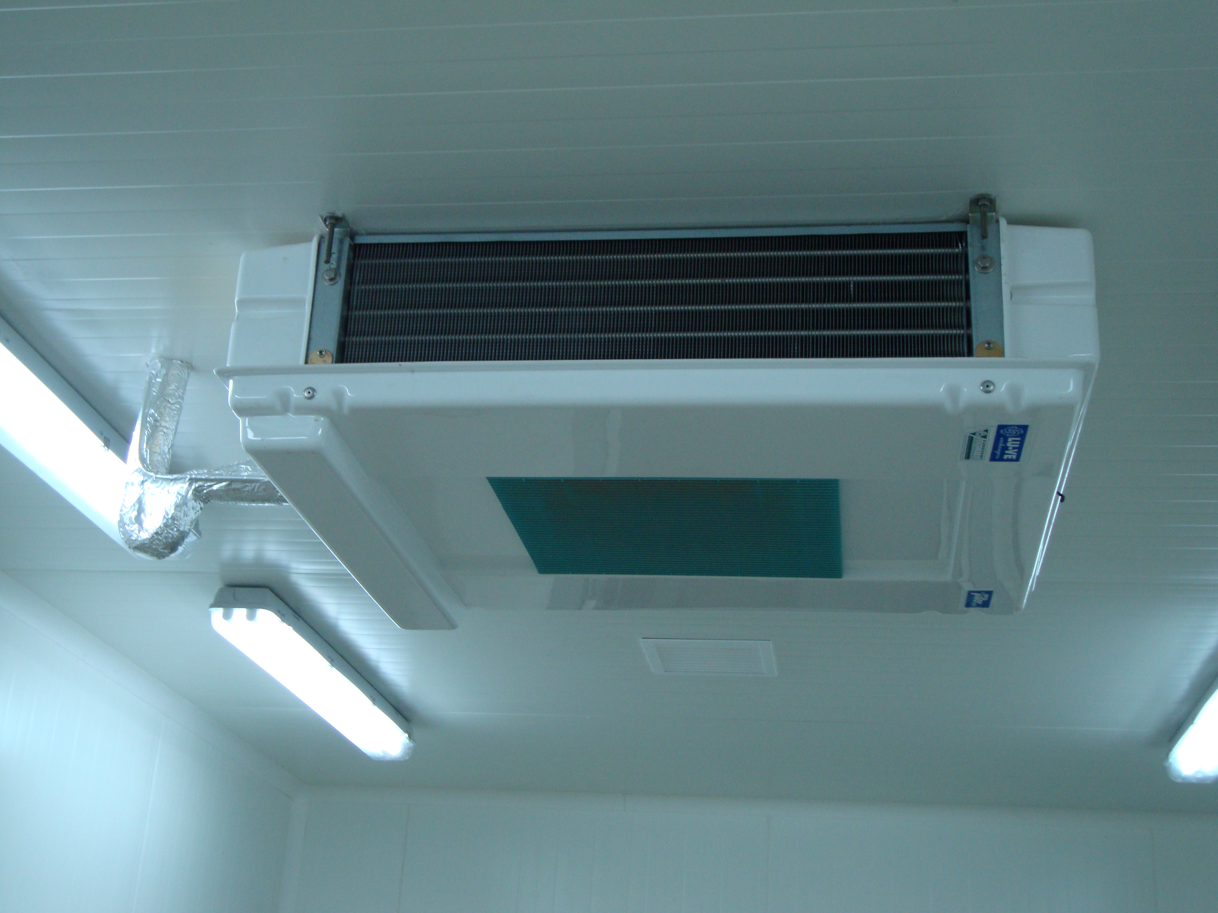 Touristic village in Marrakech.  Installation of:
-	4 dry coolers with D&S (conditioning)
-	Commercial evaporators
Installed by VENTEC
