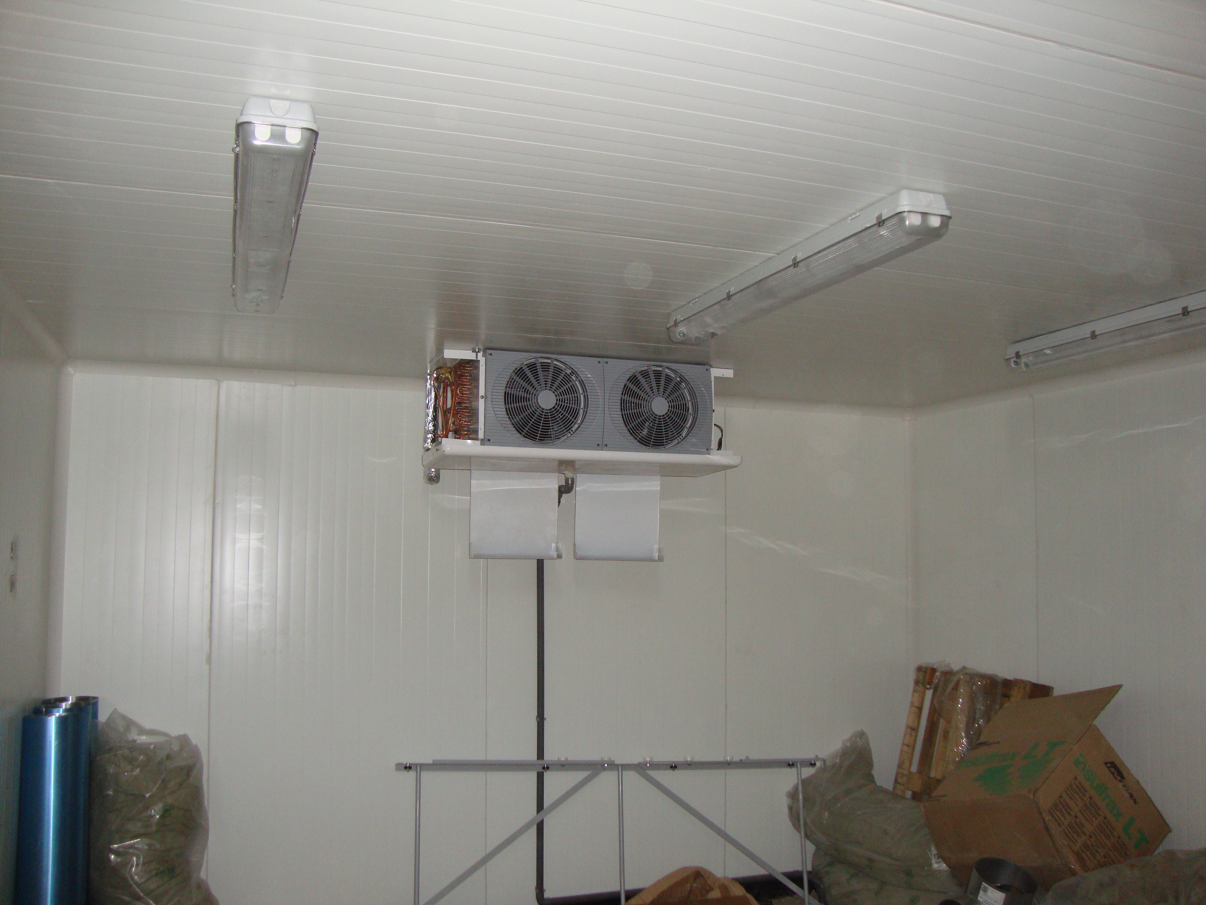 Touristic village in Marrakech.  Installation of:
-	4 dry coolers with D&S (conditioning)
-	Commercial evaporators
Installed by VENTEC
