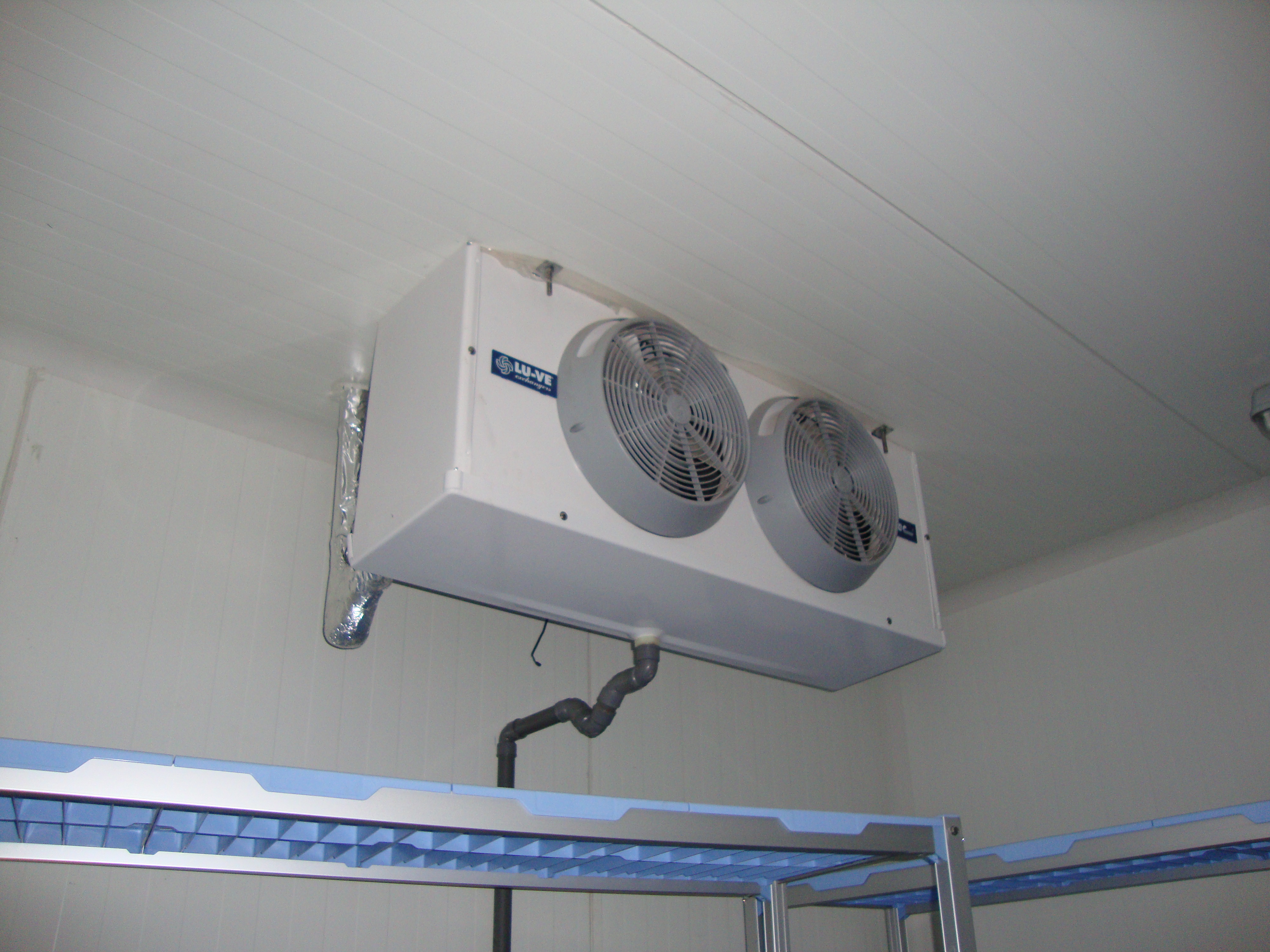 Touristic village in Marrakech.  Installation of:
-	4 dry coolers with D&S (conditioning)
-	Commercial evaporators
Installed by VENTEC
