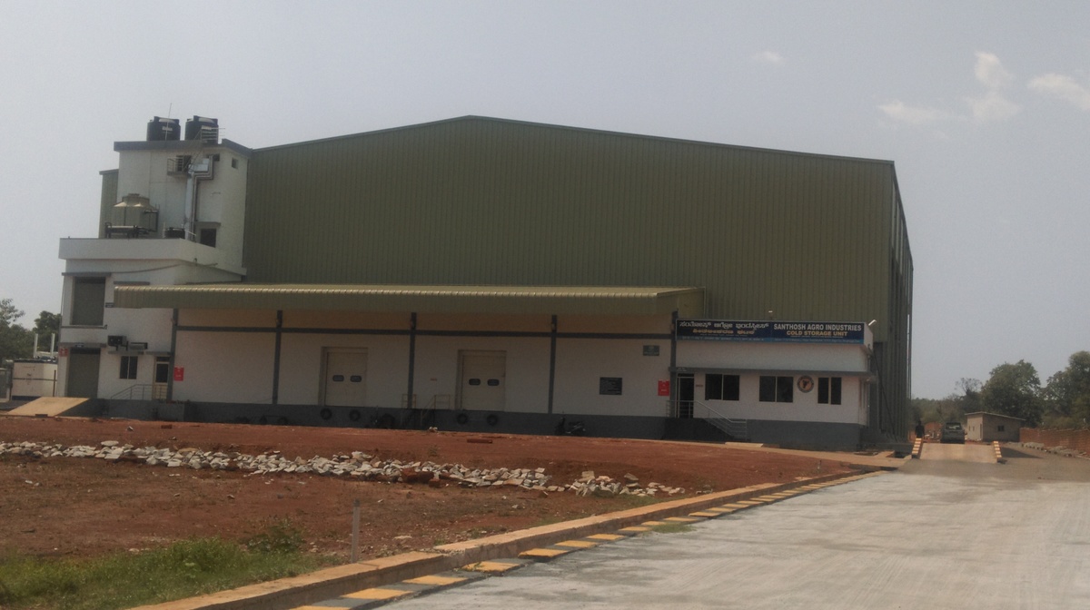 SANTHOS AGRO, Shimoga distt. Karnataka (India)
Ginger Storage
F50HC 1812 N 7 with ALUPAINT x 12 nos. – Cold rooms 
F35HC 342 N 4 with ALUPAINT x 1 no. – Ante Room
