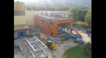 700 kWe Power Plant based on ORC-Cycle<br>Fluid R245fa<br>4 pcs – EHVD1N 2256 EC_R-245fa<br>PLANT: Pontcharra, SIBRECSA<br>YEAR: 2013<br>APPLICATION: Heat Recovery<br>POWER: 700 kWe
