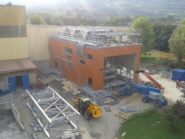 700 kWe Power Plant based on ORC-Cycle<br>Fluid R245fa<br>4 pcs – EHVD1N 2256 EC_R-245fa<br>PLANT: Pontcharra, SIBRECSA<br>YEAR: 2013<br>APPLICATION: Heat Recovery<br>POWER: 700 kWe