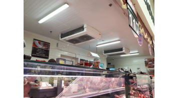 Carrefour Masdar City<br>
Super market cold stores and preparation rooms<br>
<br>
Evaporator:<br>
20 x F31HC/F35HC CO2, FHD CO2,<br>
<br>
Gas Cooler:<br>
1 x SAV9T 3232 CO2 + P25 + EC + IS<br>
<br>
First CO2 installation in the GCC countries.<br>
Masdar City is the first sustainable city in the GCC, where “green” initiatives are implemented.<br>
Technical challenge: CO2 transcritical in an area that reaches 50°C, made possible by LU-VE adiabatic dry cooler.