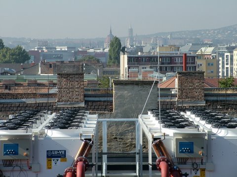 SPIRAL HAZ  Building - Budapest - Air conditioning - 4 pcs EHLD1T 4266 dry coolers with regulation
