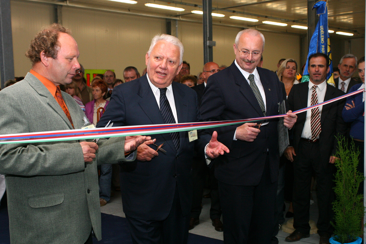 Mr. Franti&scaron;ek Trefil&iacute;k (Mayor of Novo Sedly), Mr. Iginio Liberali (President of the LU-VE Group) and Mr. Mudr. Oldřich Ry&scaron;av&yacute; (Secretary of the Governor of South Moravian Country).